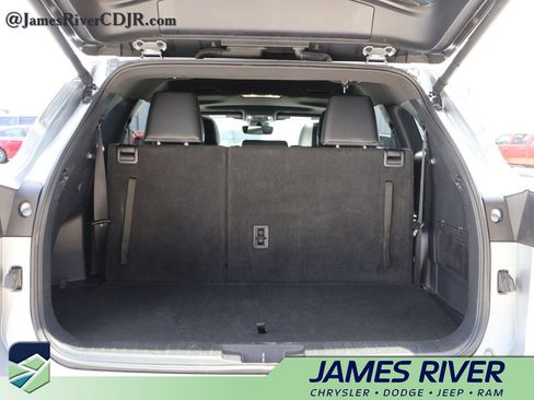 Used 2025 Toyota Highlander XSE AWD/4WD image 15