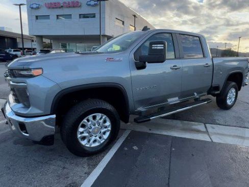 Used 2024 Chevrolet Silverado 3500 LT w/ Convenience Package image 4