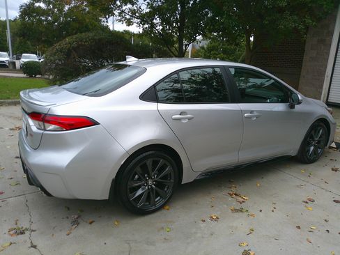 Used 2025 Toyota Corolla SE image 13