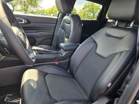 New 2026 Jeep Compass Latitude image 10