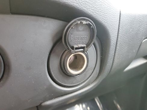 Used 2023 Nissan Frontier SV w/ Tow Package image 30