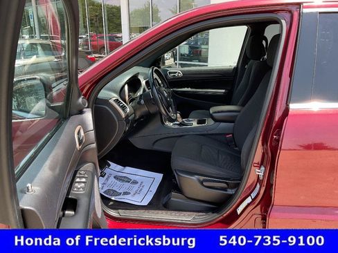 Used 2016 Jeep Grand Cherokee Laredo AWD/4WD image 27