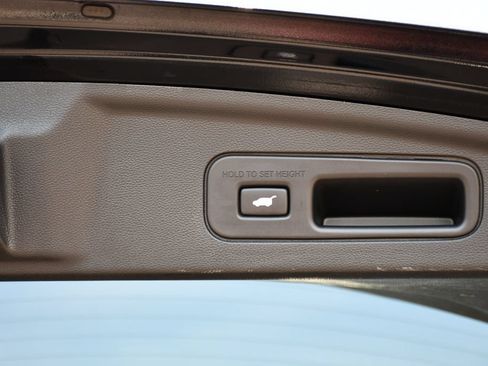 Used 2023 Acura MDX w/ Technology Package AWD/4WD image 40