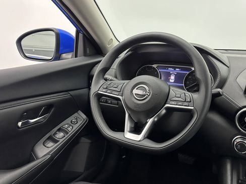 Used 2025 Nissan Sentra SV image 17