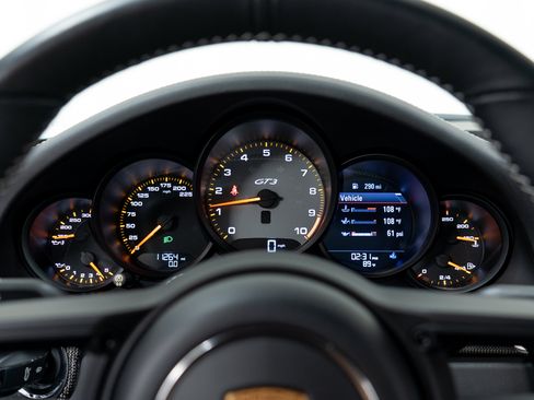 Certified 2018 Porsche 911 GT3 RWD image 28