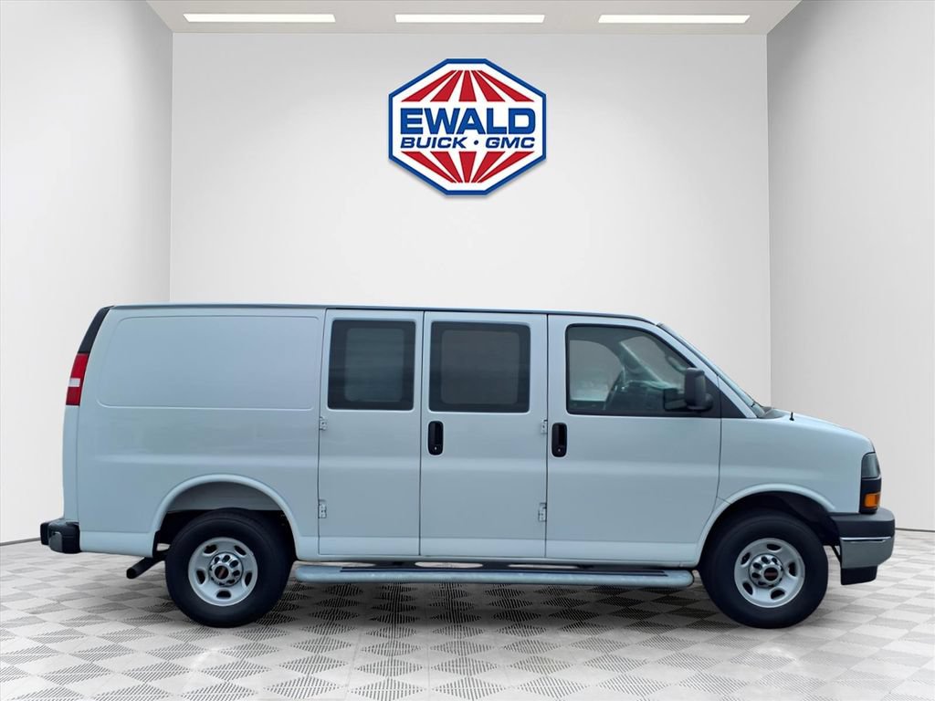 Certified 2025 GMC Savana 2500 w/ Driver Convenience Package RWD image 3