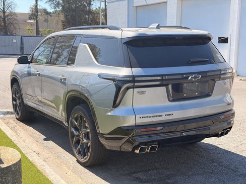 Used 2024 Chevrolet Traverse RS AWD/4WD image 41