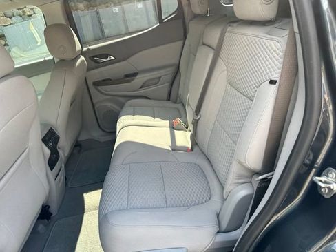 Used 2019 GMC Acadia SLE FWD image 22
