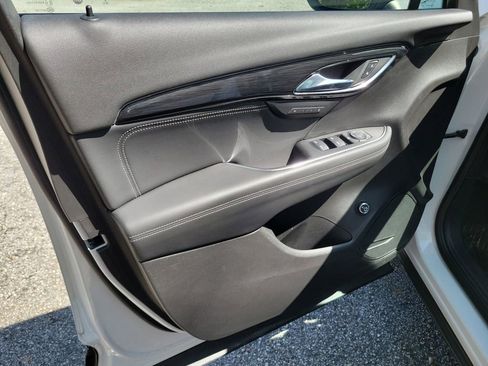 Used 2023 Buick Envision Essence w/ Sport Touring Package FWD image 21