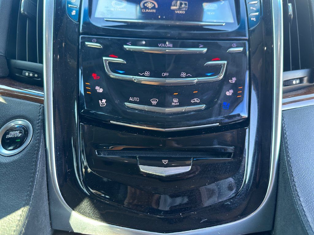 Used 2019 Cadillac Escalade Premium Luxury AWD/4WD image 15