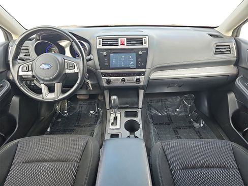 Used 2017 Subaru Outback 2.5i Premium image 9