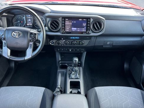 Used 2021 Toyota Tacoma TRD Off-Road image 3