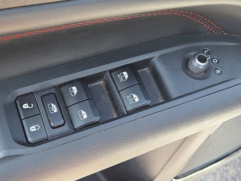 Used 2025 Jeep Compass Trailhawk AWD/4WD image 22