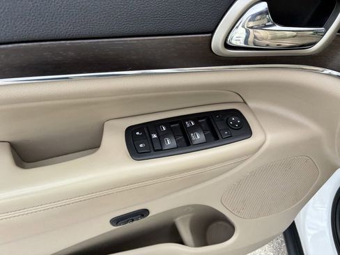 Used 2020 Jeep Grand Cherokee Altitude image 18