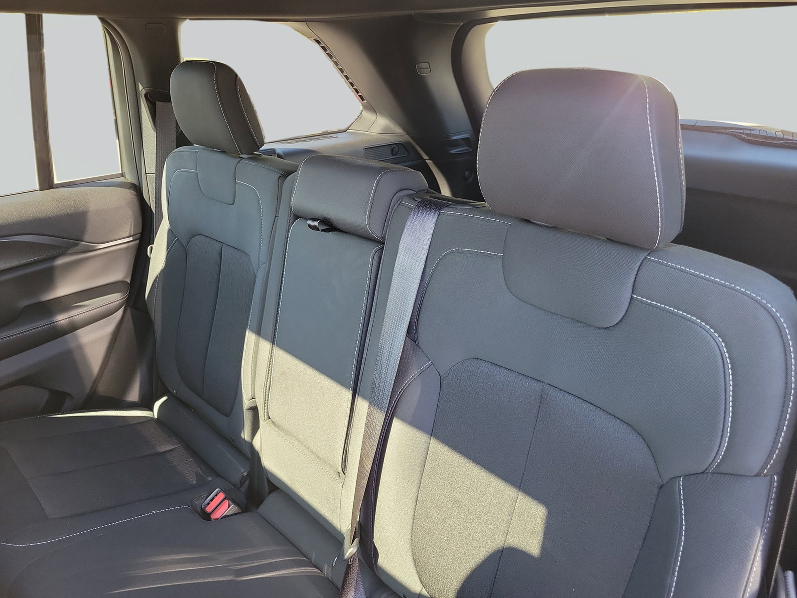 Used 2025 Jeep Grand Cherokee Laredo X w/ Luxury Tech Group I RWD image 30