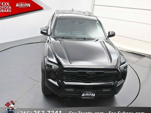 Used 2025 Toyota Tacoma TRD Off-Road AWD/4WD image 33