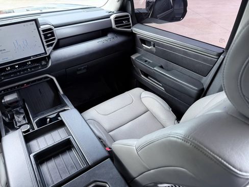 Used 2022 Toyota Tundra SR5 RWD image 11