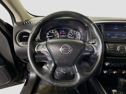 Used 2019 Nissan Pathfinder SV AWD/4WD image 13