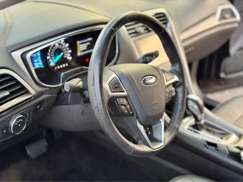 Used 2014 Ford Fusion SE w/ Equipment Group 202A image 12