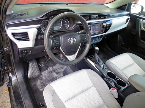 Used 2014 Toyota Corolla LE FWD image 15