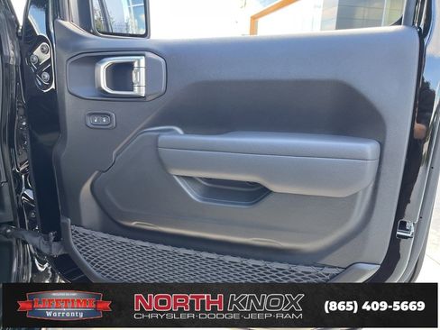 New 2025 Jeep Gladiator Rubicon w/ Convenience Group image 26