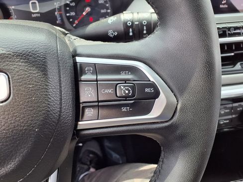 Used 2025 Jeep Compass Limited AWD/4WD image 13