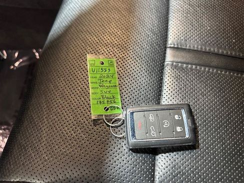 Used 2024 Jeep Wagoneer Series III AWD/4WD image 30