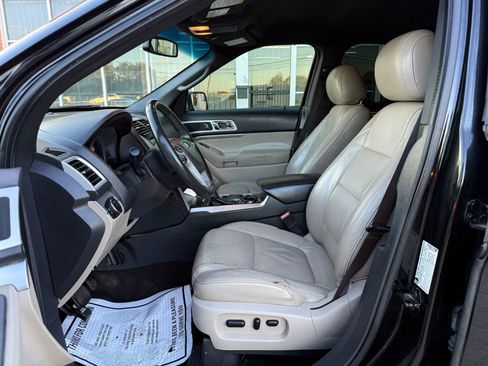 Used 2012 Ford Explorer XLT image 17