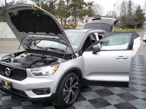 Used 2019 Volvo XC40 T5 R-Design image 95