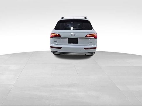 Used 2021 Audi Q5 2.0T Premium w/ Convenience Package image 9