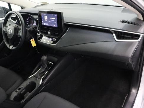 Used 2024 Toyota Corolla LE FWD image 31