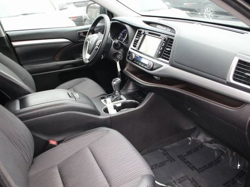 Used 2018 Toyota Highlander Plus image 31