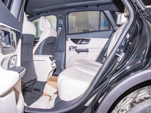 New 2026 Mercedes-Benz GLC 300 4MATIC image 22