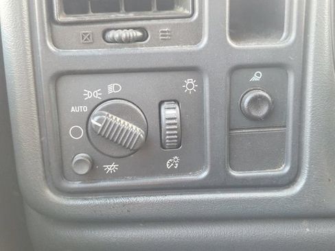 Used 2005 GMC Sierra 1500 W/T RWD image 17