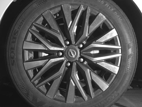 Used 2025 Nissan Altima 2.5 SV image 12