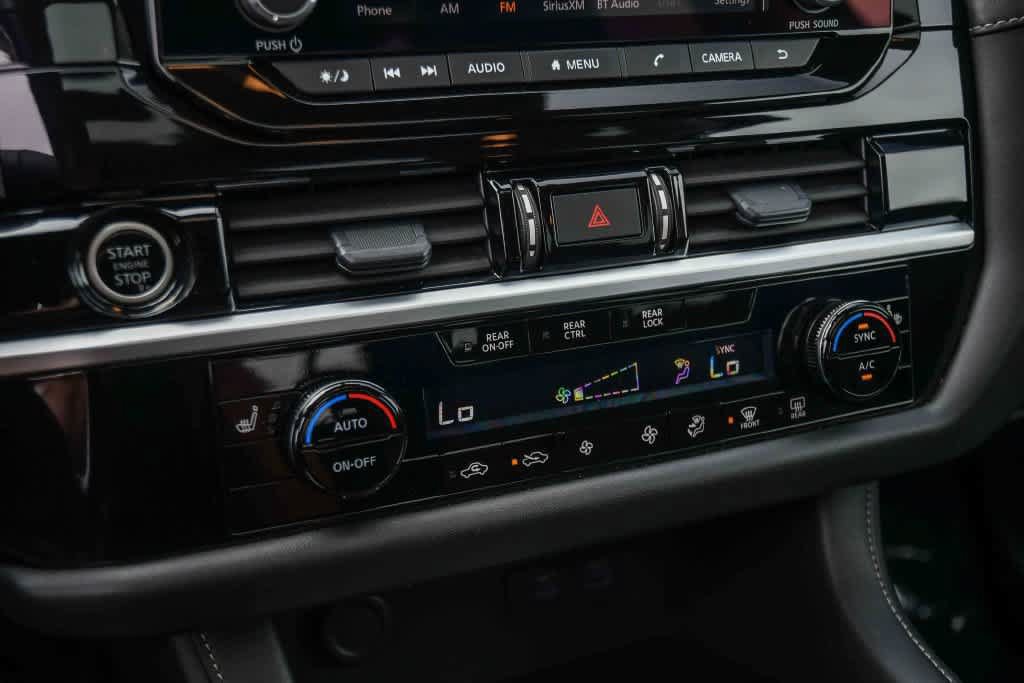 Used 2024 Nissan Pathfinder SV w/ SV Premium Package FWD image 21