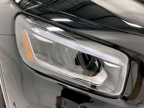 New 2025 Mercedes-Benz GLB 250 4MATIC image 13