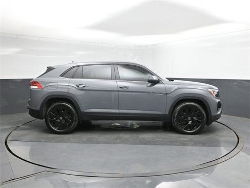 New 2026 Volkswagen Atlas Cross Sport SE image 26