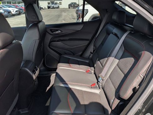 Used 2022 Chevrolet Equinox RS w/ RS Leather Package AWD/4WD image 23