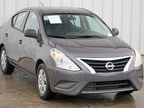 Used 2015 Nissan Versa S image 39