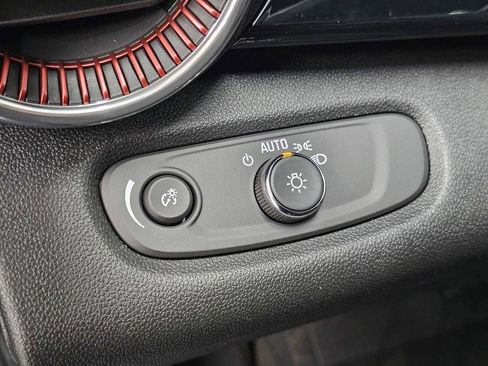 New 2026 Chevrolet Trax RS w/ Sunroof Package image 30