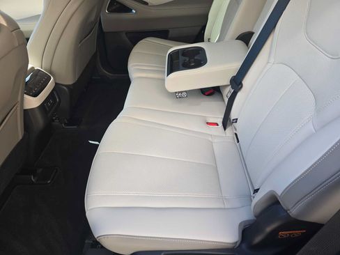 Certified 2026 INFINITI QX60 Luxe w/ Cargo Package FWD image 13