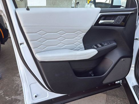 New 2026 Mitsubishi Outlander SEL AWD/4WD image 28