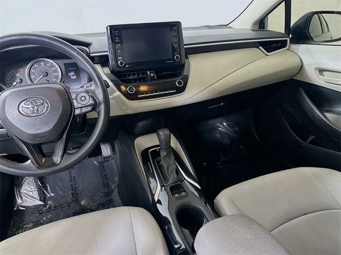 Used 2022 Toyota Corolla LE image 17