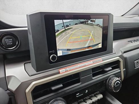 Used 2025 Toyota Tacoma SR5 AWD/4WD image 14