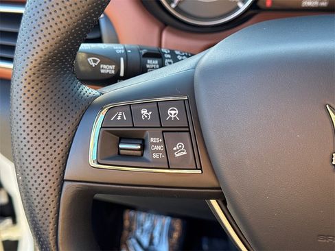 Used 2022 Maserati Levante Modena image 25