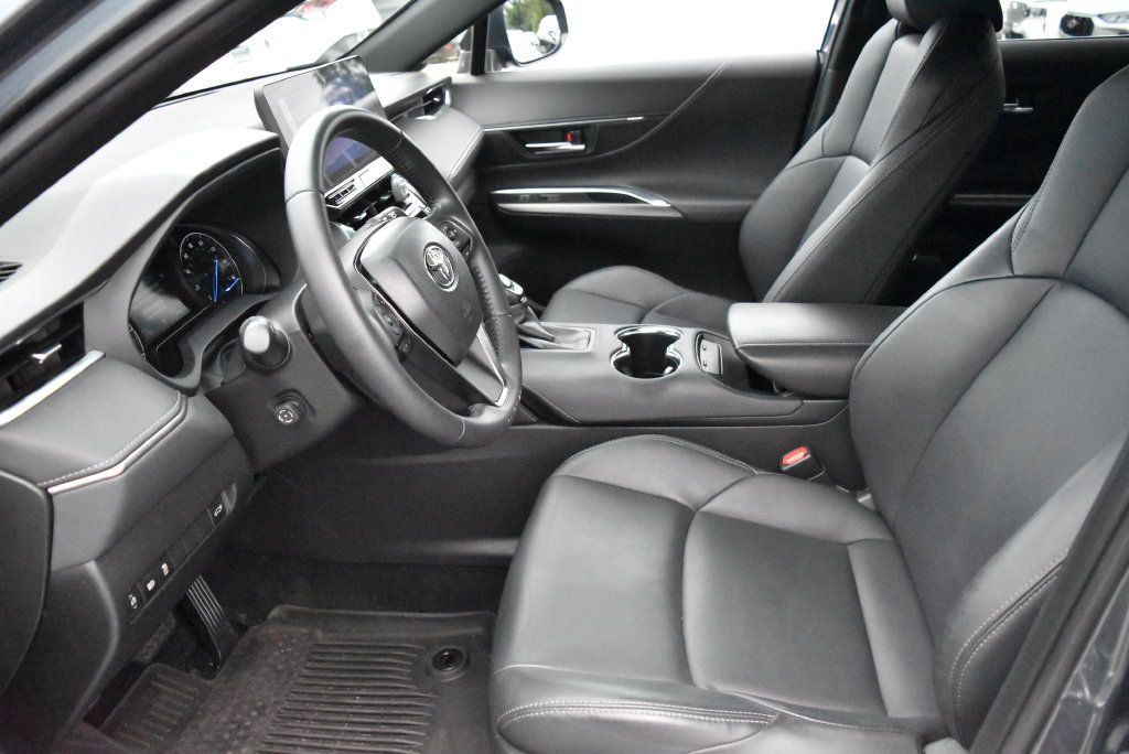 Used 2024 Toyota Venza XLE AWD/4WD image 9