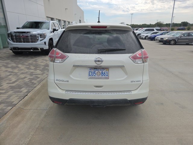 Used 2016 Nissan Rogue SV AWD/4WD image 4
