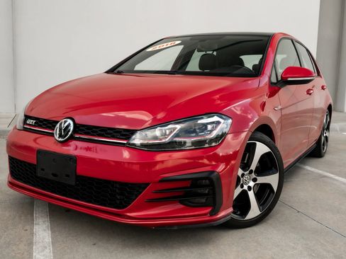 Used 2018 Volkswagen GTI SE image 16