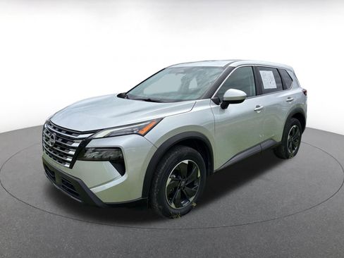 Used 2025 Nissan Rogue SV AWD/4WD image 4